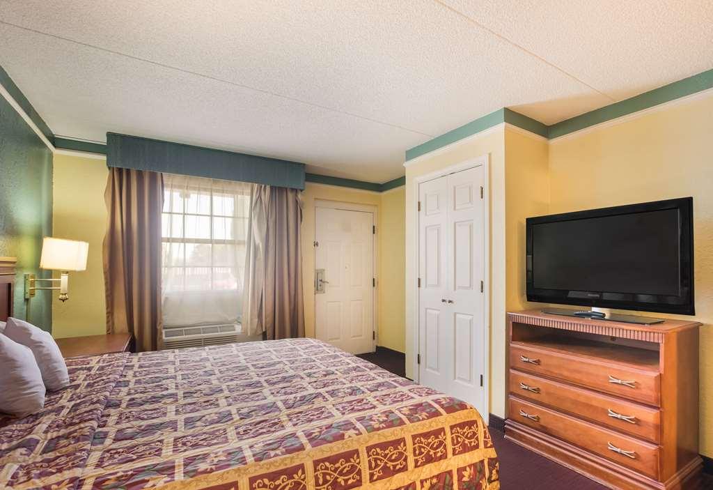 Bhagat Hotels Stone Mountain Atlanta BW Signature Collection Такер Номер фото