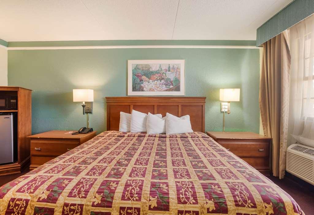 Bhagat Hotels Stone Mountain Atlanta BW Signature Collection Такер Номер фото