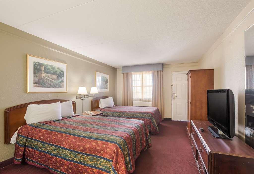Bhagat Hotels Stone Mountain Atlanta BW Signature Collection Такер Номер фото
